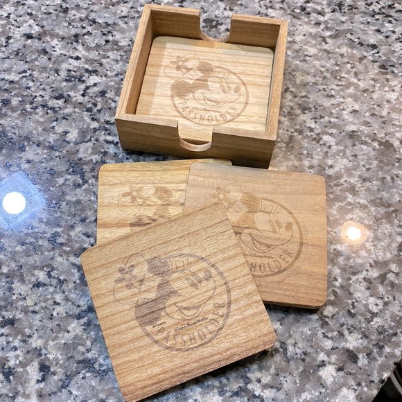 Walt Disney World Passholder wooden coaster set of 4 Minnie Mouse - Picture 2 of 4